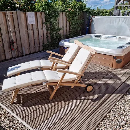 Ostsee-wellnesslandhaus Mit Sauna, Jacuzzi, Innenwhirlpool